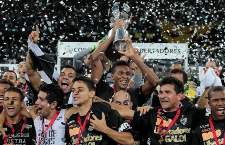 Ex-craque do Atlético troca os gramados pelos palcos e estreia como anfitrião de roda de samba na Pampulha, após superar três prisões por pensão