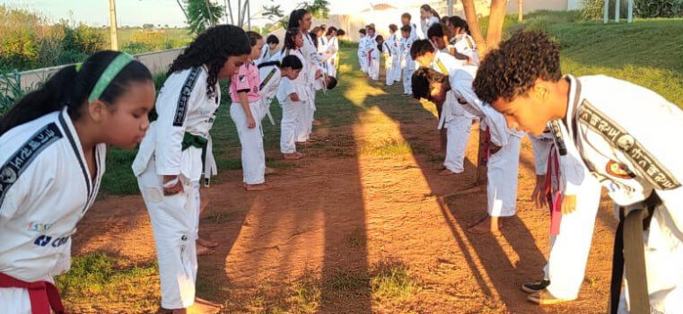 Com apoio da Copasa, projeto de artes marciais beneficia 230 crianças e adolescentes em Araxá