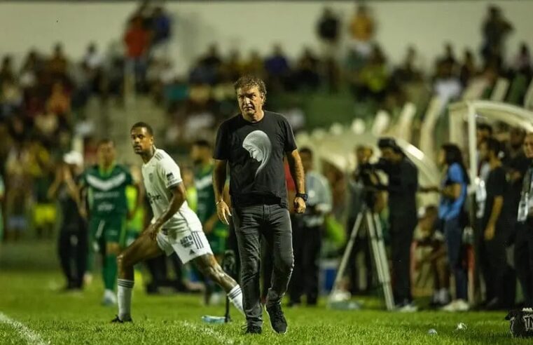 Técnico do Atlético fala de “clima hostil”, mas elogia Copa do Brasil