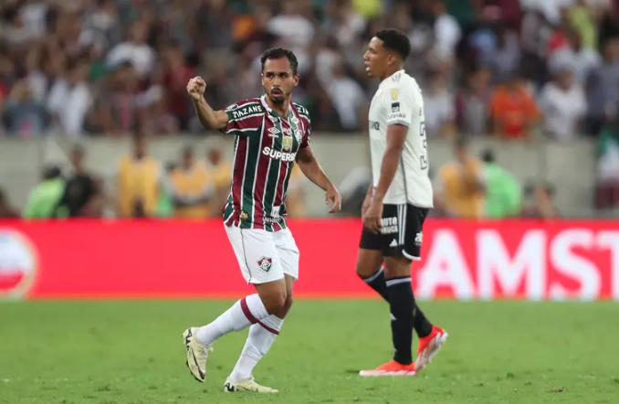 Com gol no fim, Fluminense bate Atlético-MG nas quartas da Libertadores