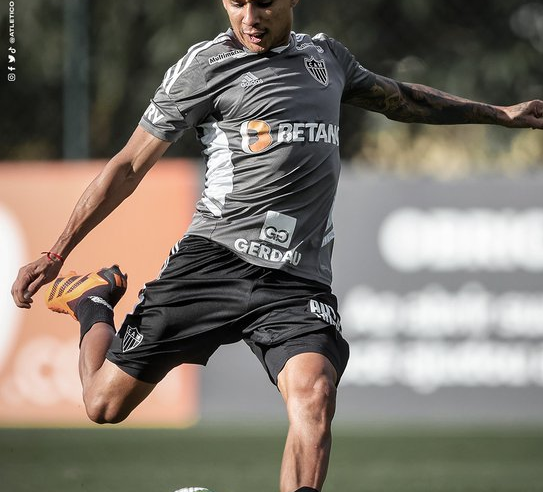 Zaracho se recupera de lesão e reforça o Atlético diante do Flamengo