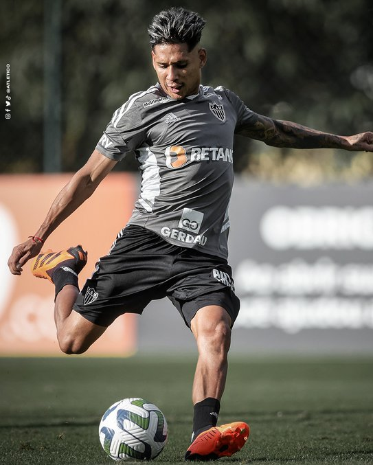 Zaracho se recupera de lesão e reforça o Atlético diante do Flamengo