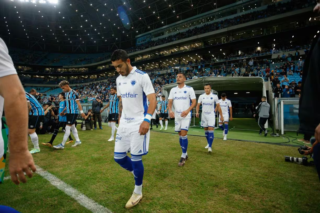 CBF muda horário de duelo entre Grêmio e Cruzeiro