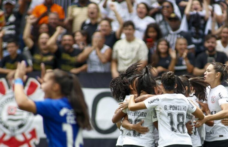 Cruzeiro perde para o Corinthians e fica com o vice da Supercopa Feminina