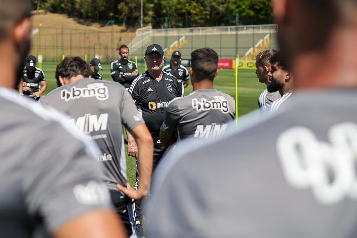 Zagueiro pode ser liberado para viajar com o Atlético para Porto Alegre