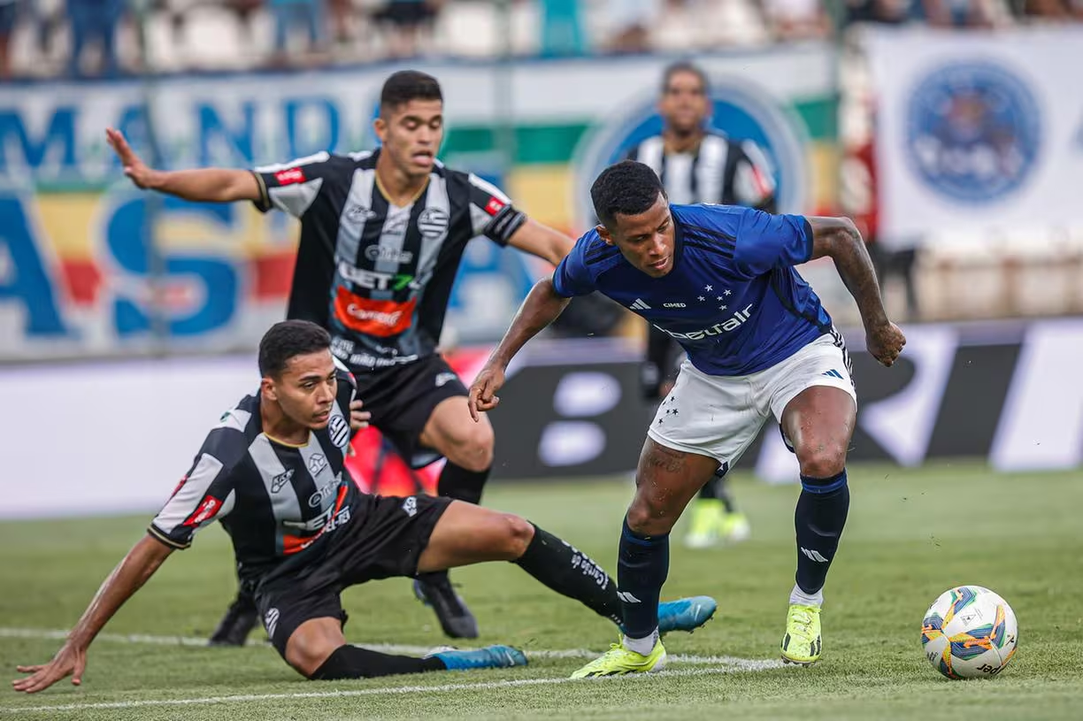 Cruzeiro peca no ataque e conta com Rafael Cabral para empatar com Athletic