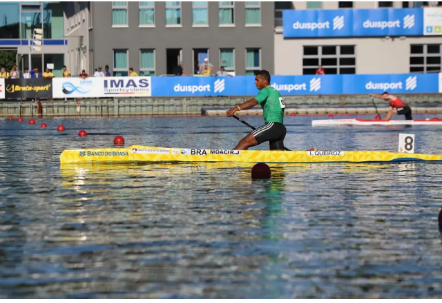 Isaquias Queiroz herda vaga olímpica no Mundial de canoagem