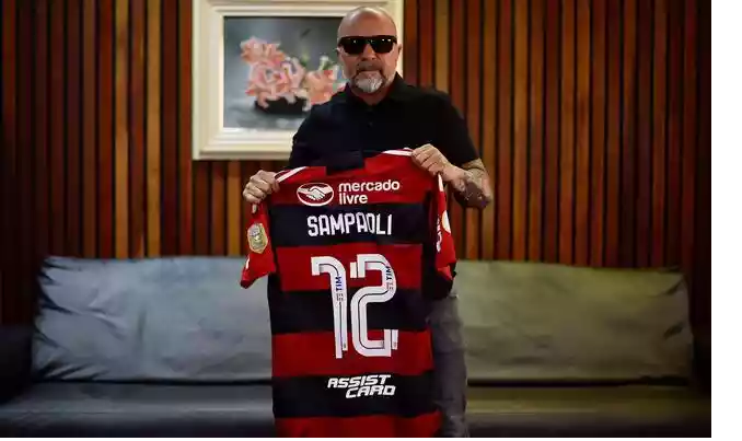 Ex-Atlético, Sampaoli desembarca no Rio de Janeiro para assumir o Flamengo
