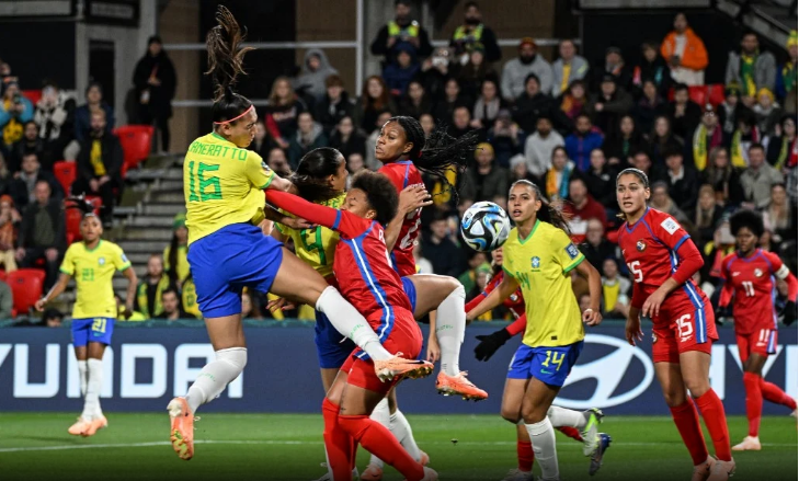 Com goleada, Seleção feminina faz sua melhor estreia em Copas do Mundo desde 2007