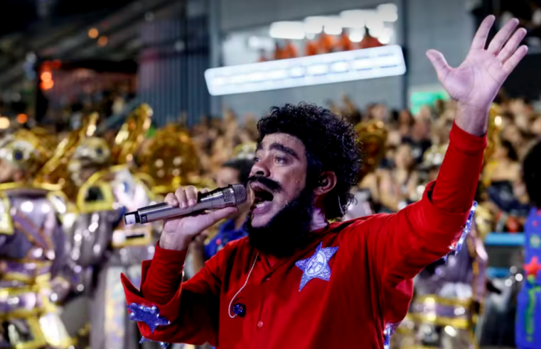 ACADÊMICOS DE NITERÓI | Escola que homenageou Lula é rebaixada e volta à Série Ouro após desempenho insuficiente no Carnaval do Rio