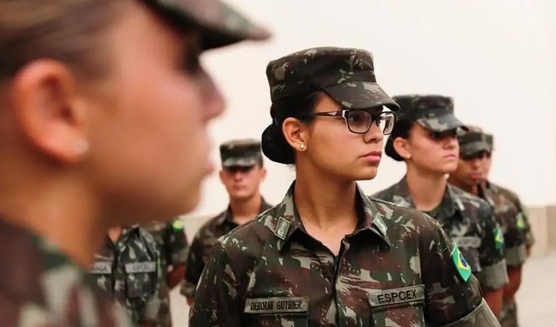 Forças Armadas vão permitir alistamento militar feminino em 2025