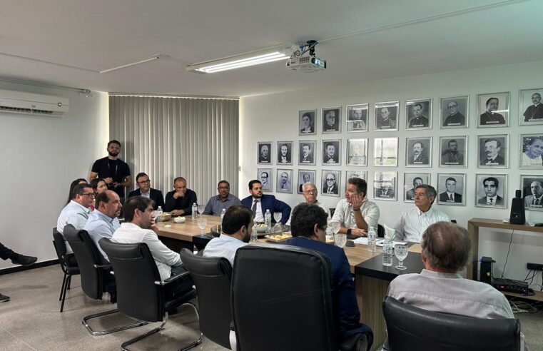 NORTE DE MINAS | Reunião na Santa Casa discute criação do novo pronto socorro e fortalecimento da rede de urgência e emergência