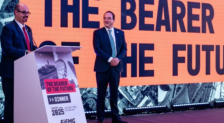 Vice-governador Mateus Simões é homenageado em jantar na China