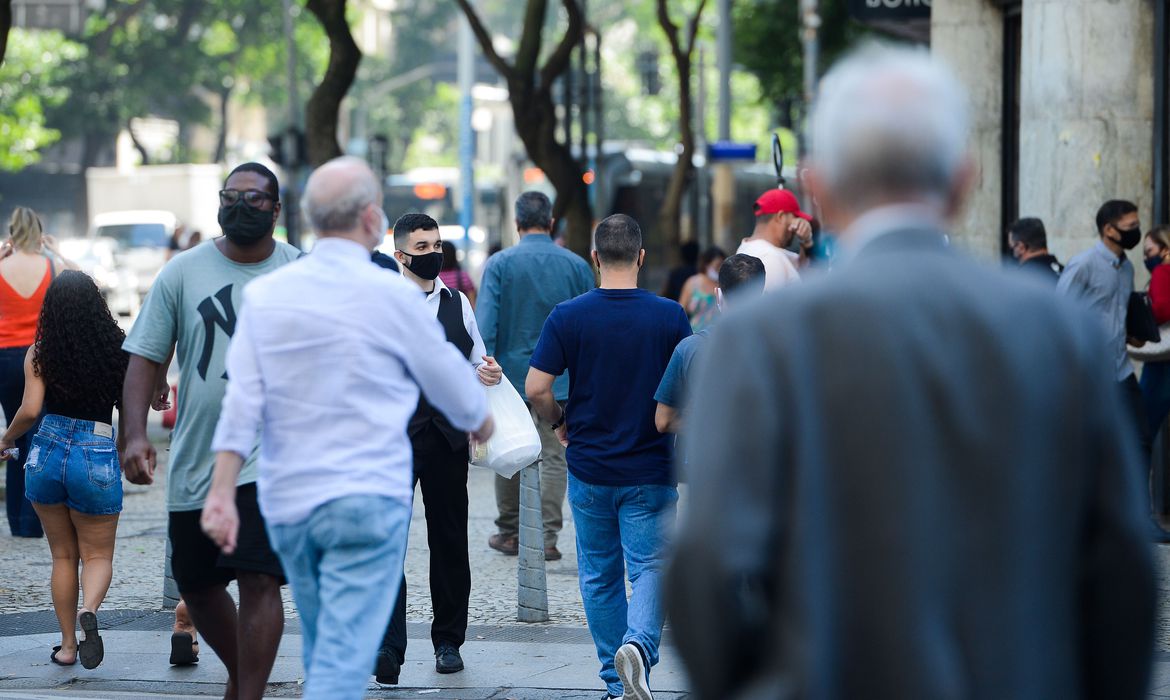 IBGE: Desemprego subiu 7,9% no primeiro trimestre do ano