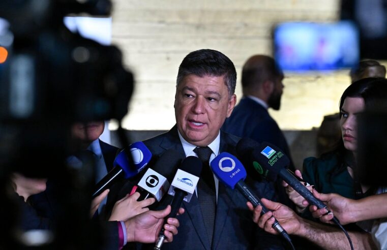 CPMI do INSS realiza sessão extra para votar convocação de familiares e sócios de investigados