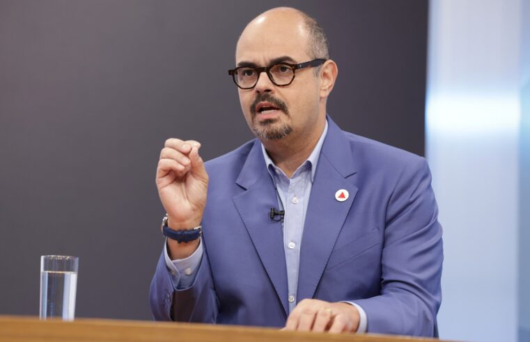 Assembleia Legislativa de Minas empossa Mateus Simões como governador em cerimônia neste domingo