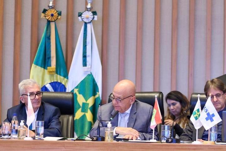 Deputado Arlen Santiago defende reajuste emergencial da Tabela SUS em encontro nacional de legisladores da saúde