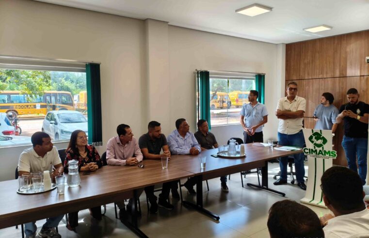 Norte de Minas recebe 10 micro-ônibus para reforçar transporte de pacientes do SUS