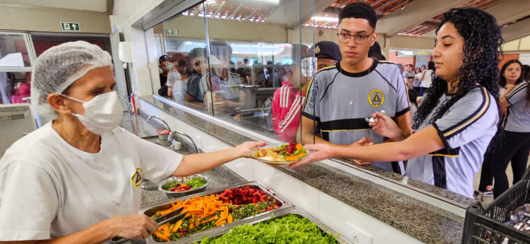 Governo de Minas antecipa repasses e garante 80% dos recursos da merenda escolar