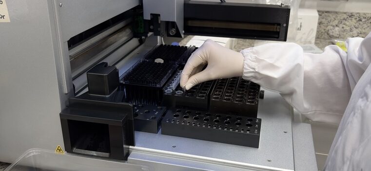 JANEIRO ROXO | Governo de Minas fortalece combate à hanseníase com testes moleculares inéditos na rede pública