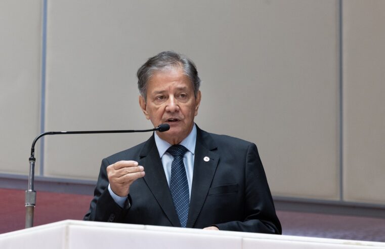 Precatórios, investimentos em saúde, movimentos sociais e vaga no STF