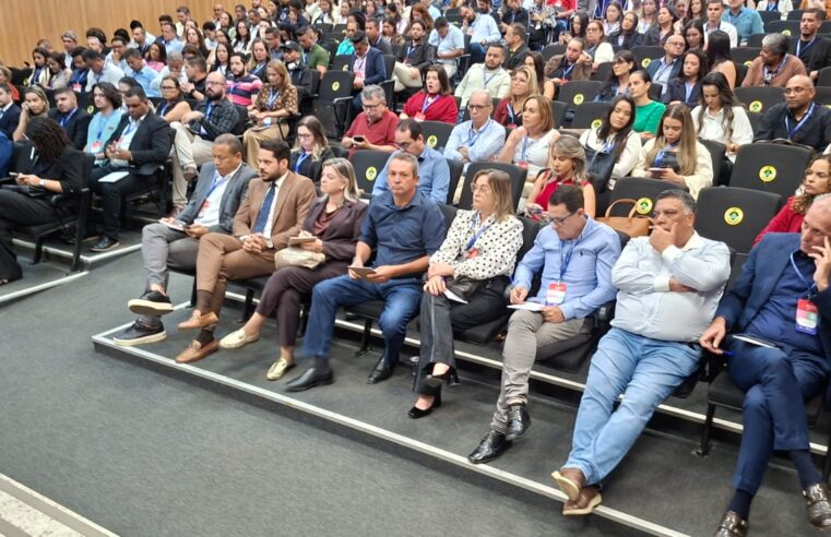 Prefeita de Nova Porteirinha leva ao TCE-MG proposta para criação de modelo de creches rurais durante encontro na AMAMS