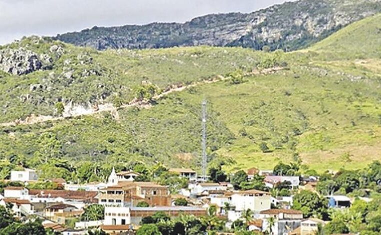 Prefeitura de Botumirim lança projeto “Memórias e Cores” para revitalizar fachadas e valorizar a história local