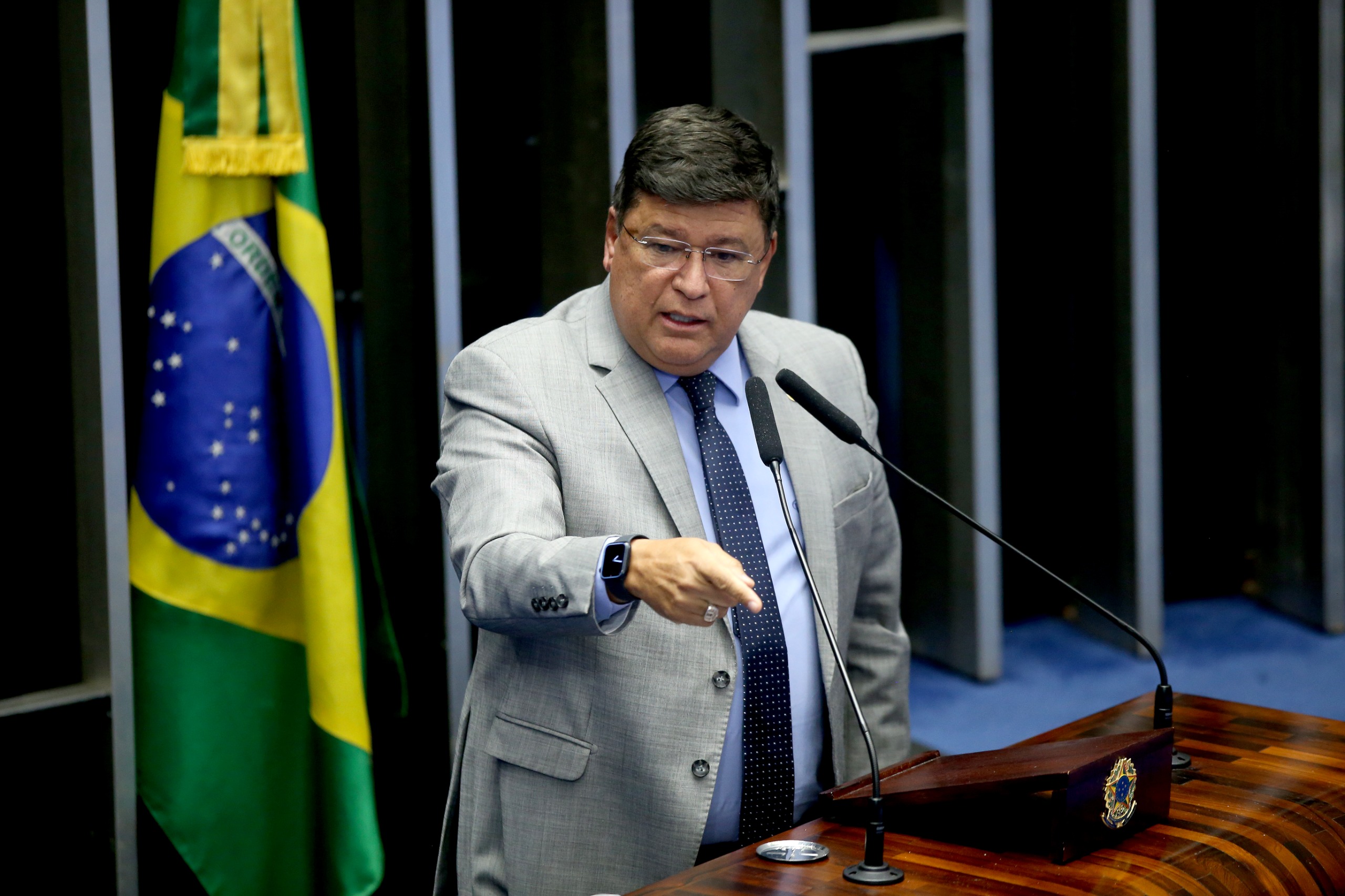 “Fizemos história ao colocar limites nas decisões monocráticas do STF”, disse Carlos Viana