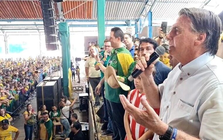 Presidente Jair Bolsonaro pede votos no Piauí