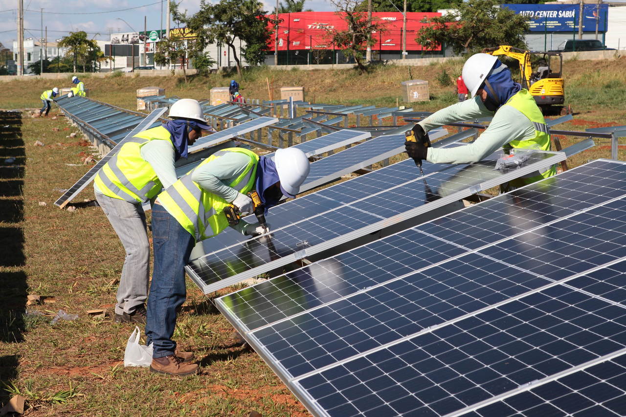 “Com liderança de MG, energia solar bate recorde de 30 GW no país”, comemora Gil Pereira
