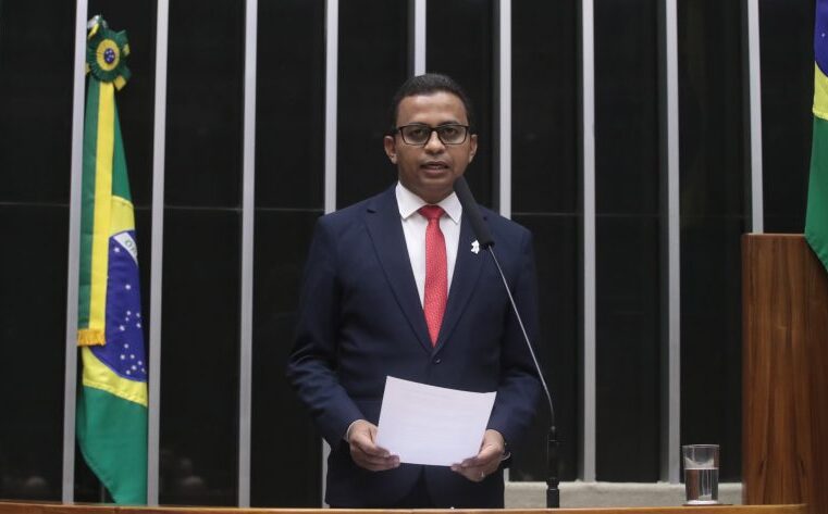 Comissão aprova princípios de inclusão digital e acessibilidade na telessaúde