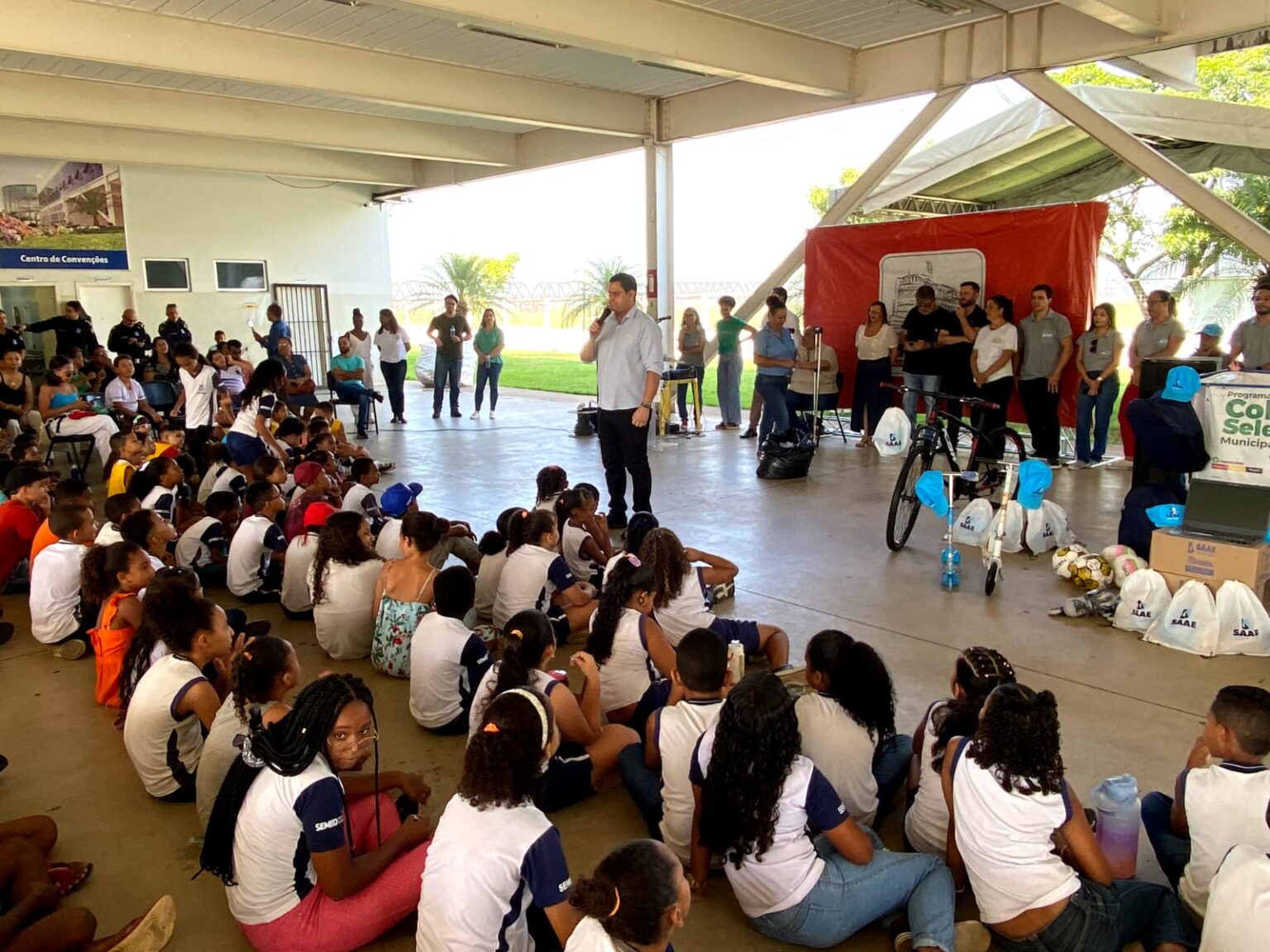 Prefeitura e SAAE premiam alunos em Pirapora