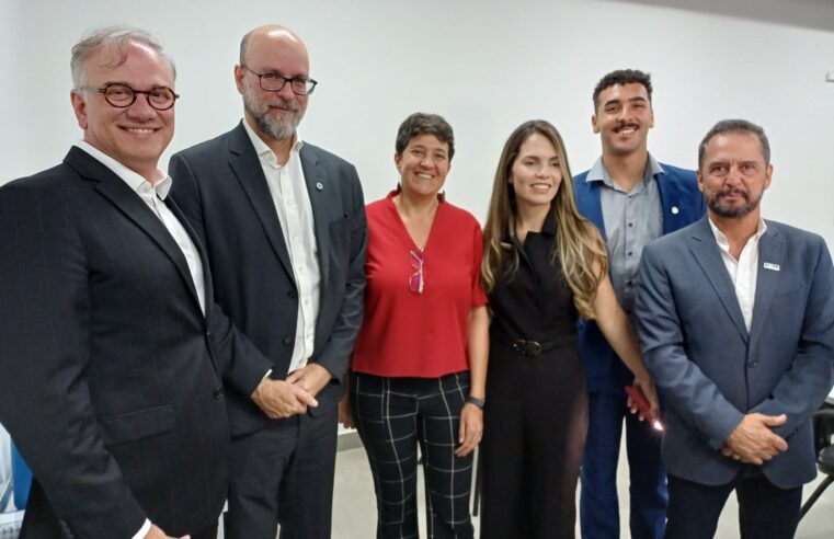 A convite do QUIFARMO, presidente da Anvisa e diretora do Ministério da Saúde visitam Montes Claros e conhecem potencial do Polo Farmacêutico