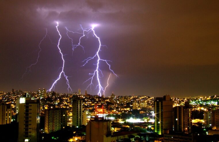 Cemig reforça alertas de segurança para tempestades e aumento de raios durante o período chuvoso