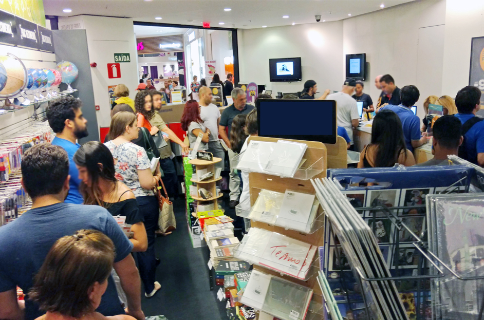 PROCON-MG emite alerta e orienta consumidores para evitar golpes nas compras de fim de ano