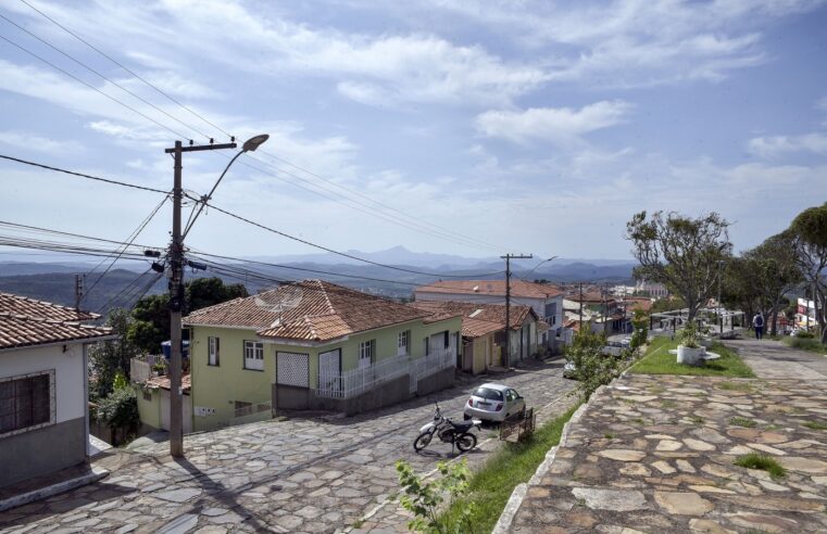 Comissão da ALMG visita Parque Estadual do Biribiri e debate concessão à iniciativa privada com moradores de Diamantina