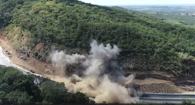 Alteração da detonação de rochas na Serra de Bocaiuva