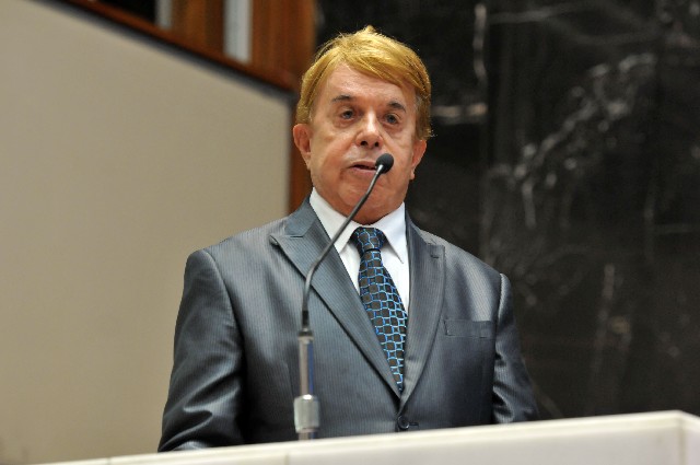 Reunião Especial homenageará colunista social por 60 anos de jornalismo