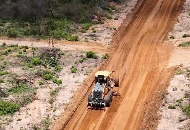 Chuvas persistem, mas recuperação de estradas avança em São João do Paraíso