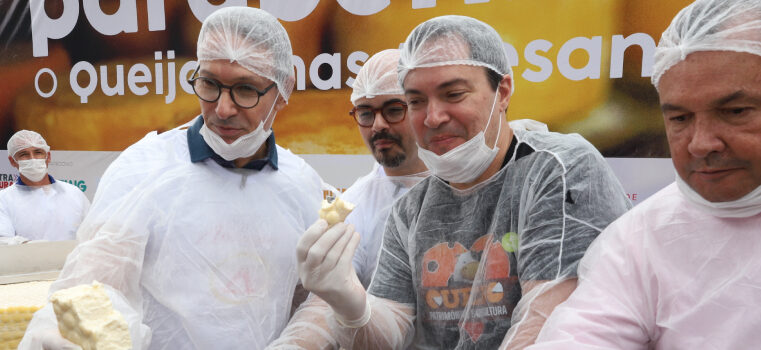 Com maior queijo do mundo, Governo de Minas encerra homenagens aos Modos de Fazer o Queijo Minas Artesanal