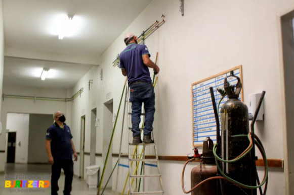Prefeitura de Buritizeiro inicia instalação de usina de oxigênio