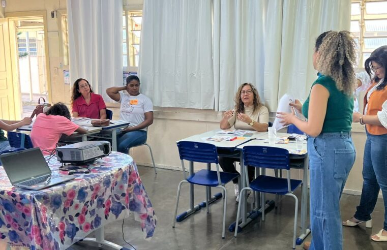 Professores da Educação em Tempo Integral de Pirapora participaram de oficina sobre gibis no processo de aprendizagem