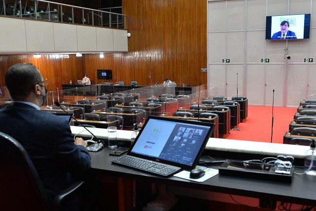 Deputados defendem a independência do Legislativo e criticam preço do teste rápido