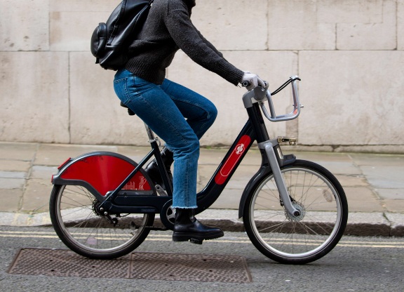 Bicicletas elétricas e motorizadas precisam seguir as leis de trânsito