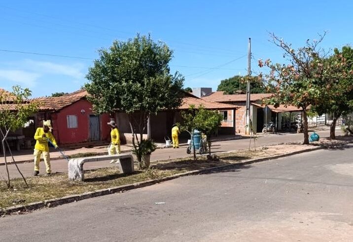 PEDRA LIMPA | Prefeitura de Montes Claros realiza operação de varrição em Pedra Preta dos Montes