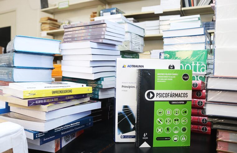 Unimontes compra 11.241 livros para suas bibliotecas