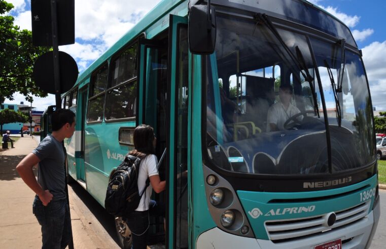 NO PONTO | Prefeitura renovará frota de ônibus coletivos de Montes Claros