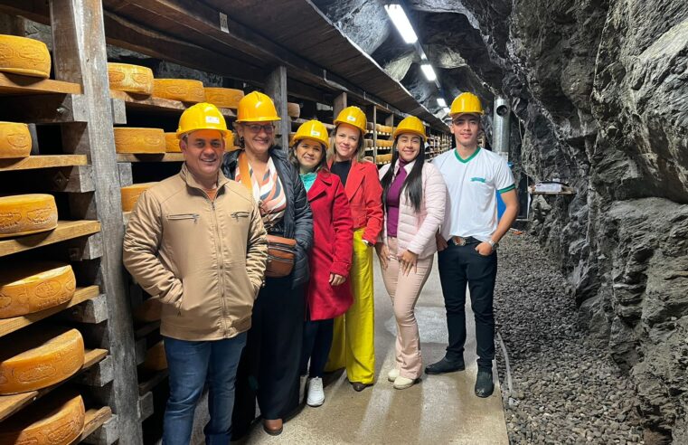 EX-ALUNOS DO SISTEMA FAEMG SENAR | Produtores do norte de MG realizam visita técnica em queijarias na Itália