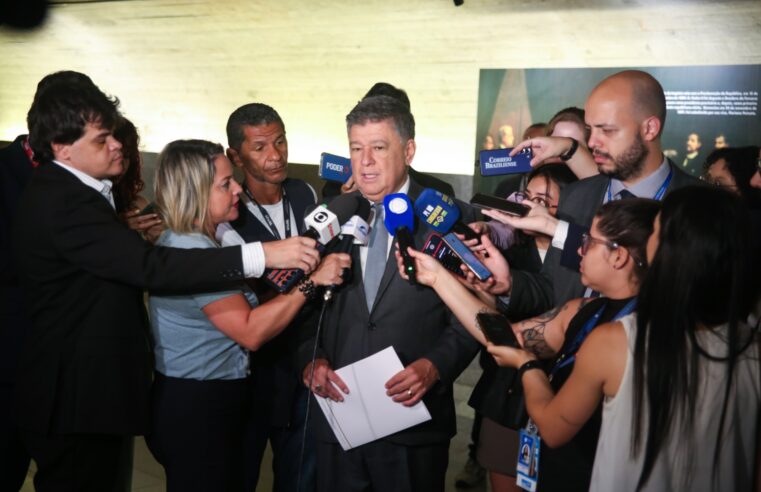 Senador Carlos Viana critica pedido para arquivar prisão em flagrante na CPMI do INSS