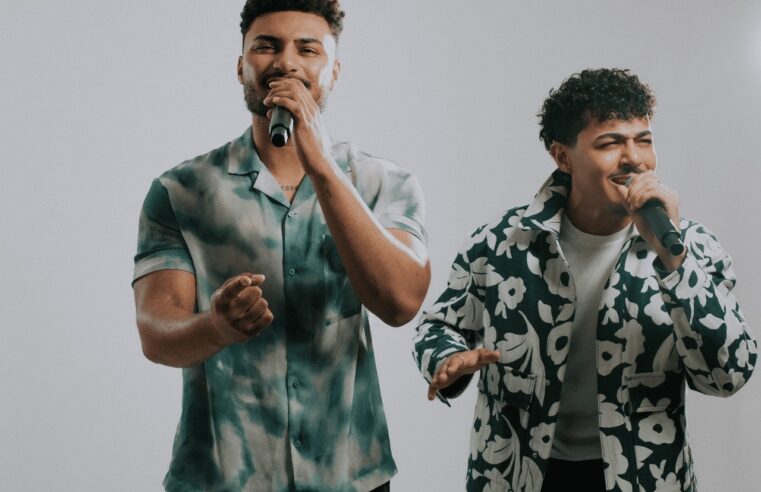 Noite Católica da Expomontes reúne fiéis em uma noite de louvor, fé e música